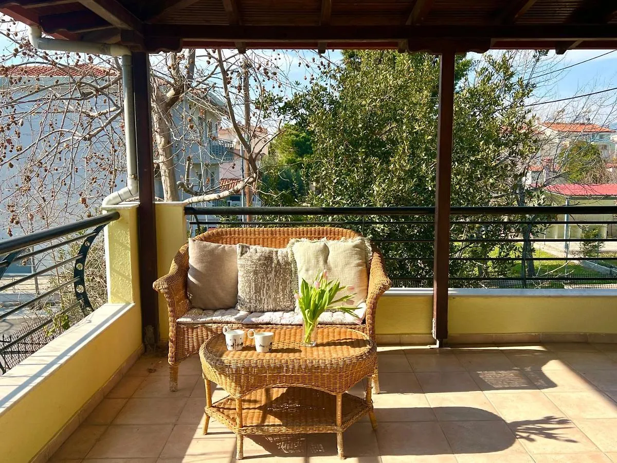 Vila Nikiti Family House