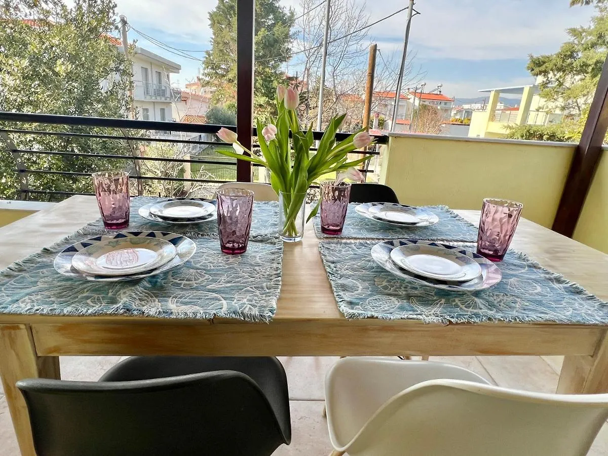 Vila Nikiti Family House